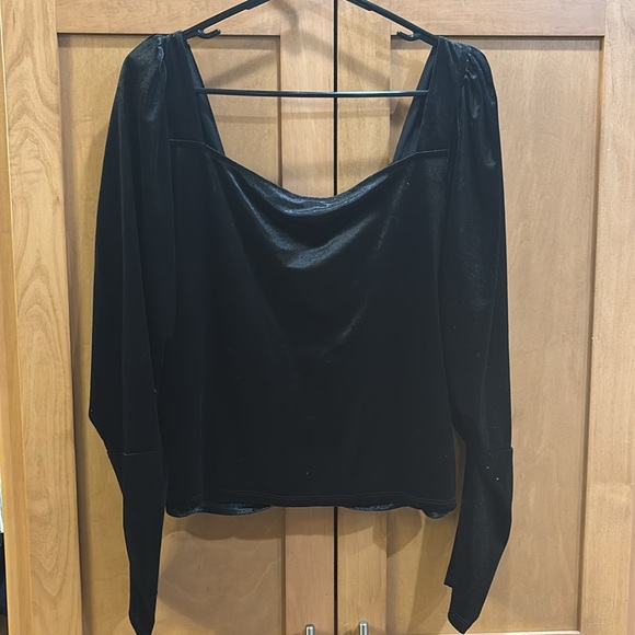 Black Velvet Ling Sleeve Shirt Size Large - Picture 3 of 3